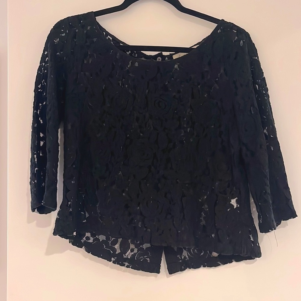❤️2 for $20❤️ vintage button up lace shirt/blouse